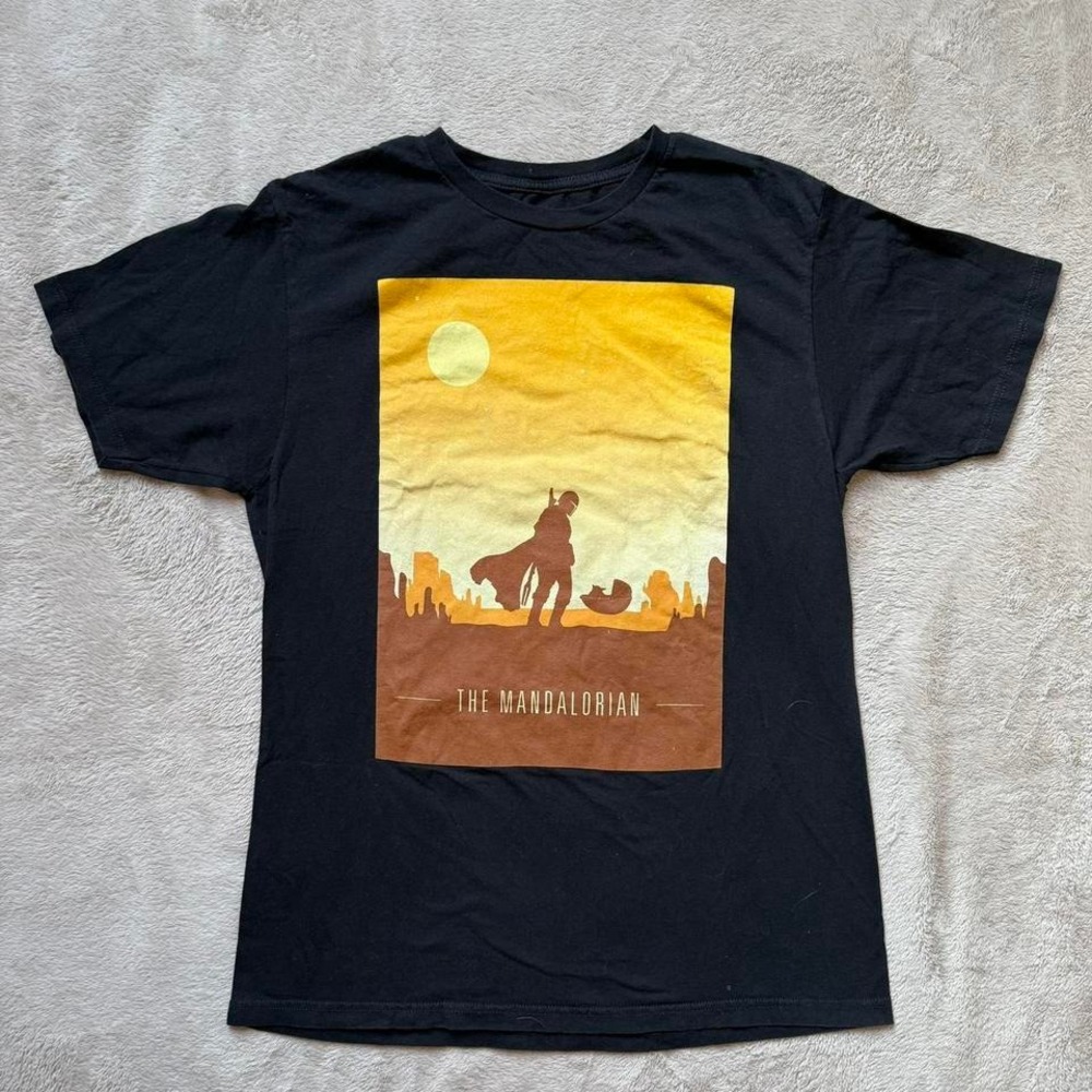 The mandalorian‎ star wars graphic tee
